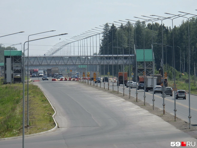 На подъезде к Чусовскому мосту движение перенесут на другую сторону | Источник: Кирилл Хафизов / 59.RU