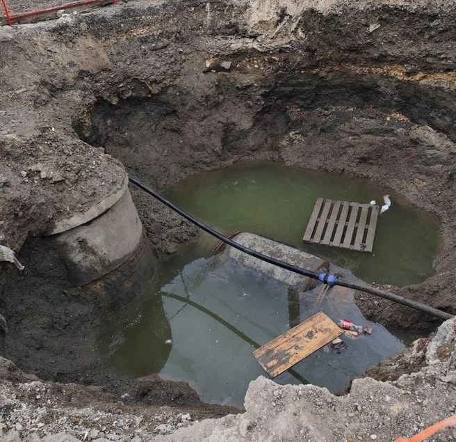 Бандаж на трубе практически полностью оказался под водой | Источник: читатели V1.RU