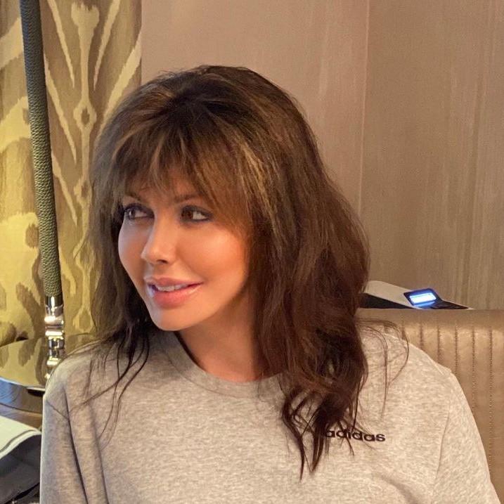 Наконец может любоваться собой: Алиса Аршавина, перенесшая множество операций на нос, вернула уверенность