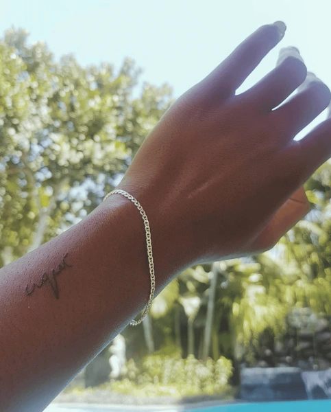 Источник: @blackninked