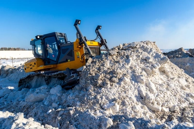Tomsk to raise pay for scarce snow removal equipment drivers