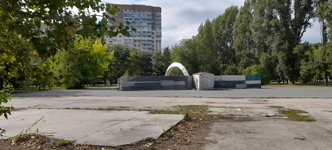 Объект так и не порадовал тольяттинцев прохладными струями в жару | Источник: «CITY_FLANER: открывая Тольятти», Игорь Бузыцков / vk.com