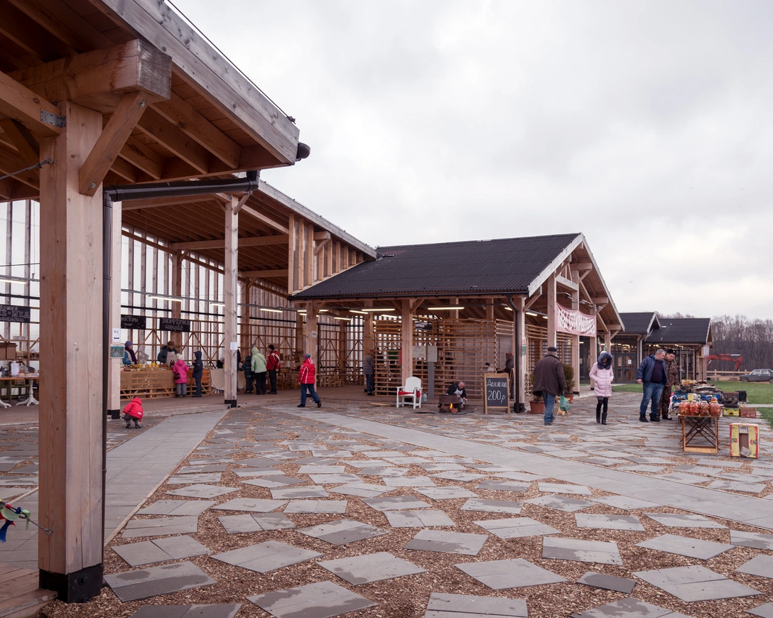 Дизайнерский деревянный рынок в Тульской области | Источник: Алексей Народницкий