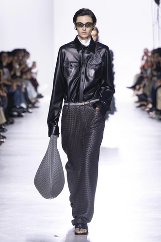 Идеальная база — брюки на осень-зиму 2025/26: лучшие модели у российских брендов Идеальная база — брюки на осень-зиму 2025/26: лучшие модели у российских брендов