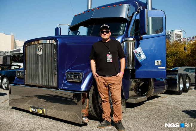Freightliner Century — рабочий автомобиль дальнобойщика Льва | Источник: Андрей Бортко / NGS.RU
