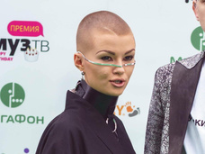Ушла от Тимати и отрастила волосы: Дана Соколова блеснула в шоу «Голос»