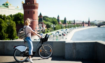 Удаленку отменили, зоопарки открыли: что изменится в Москве после нового указа