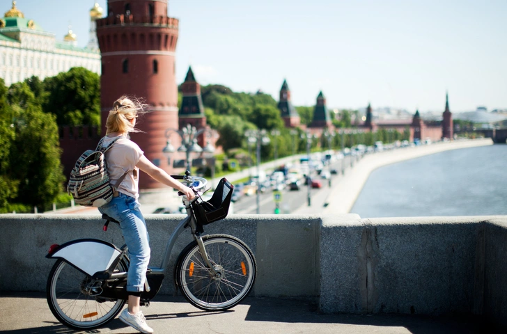 Удаленку отменили, зоопарки открыли: что изменится в Москве после нового указа