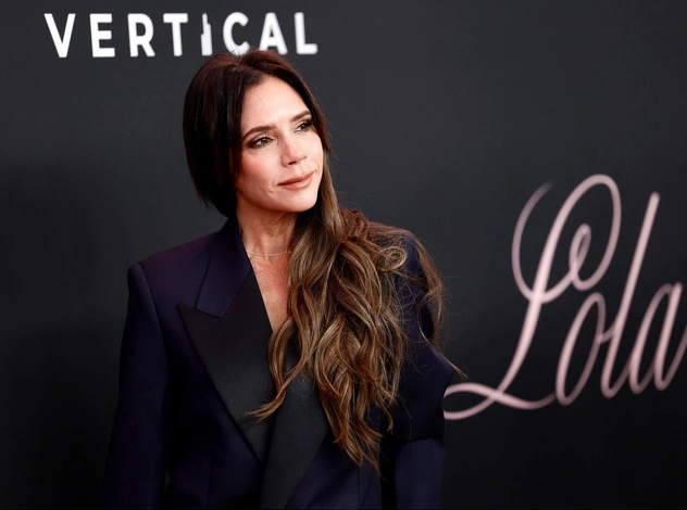 Повзрослевшая Харпер, Круз и Ромео с возлюбленными: все гости показа Victoria Beckham AW25