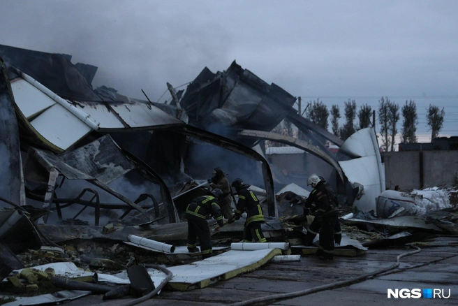 К тушению пожара было привлечено более 70 человек и 23 единицы техники | Источник: Андрей Бортко / NGS.RU