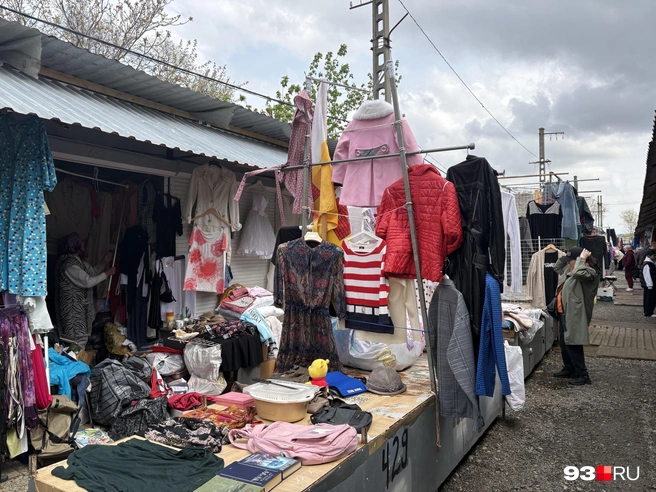 В основном, на рынке торгуют пенсионеры | Источник: Екатерина Подымова / 93.RU 