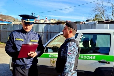 В Сочи снесли магазин, кафе и офис после 11 штрафов