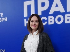Безрукова в рюшах, Бабенко в костюме из 80-х. Странные образы звезд на премьере «Права на свободу»