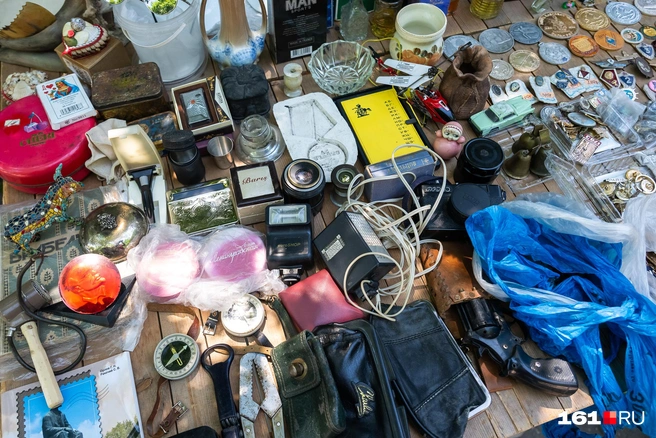 Многие вещи для кото-то выглядят как мусор, но для других имеют большую ценность | Источник: Евгений Вдовин / 161.RU
