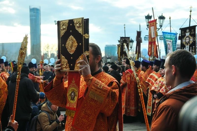 В центре Екатеринбурга перекроют улицы для крестного хода