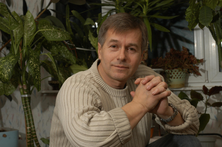 Игорь Ливанов: «Сын с 14 лет невест водит! У Тимофея есть девушка и он удивляет поведением нас с мамой»