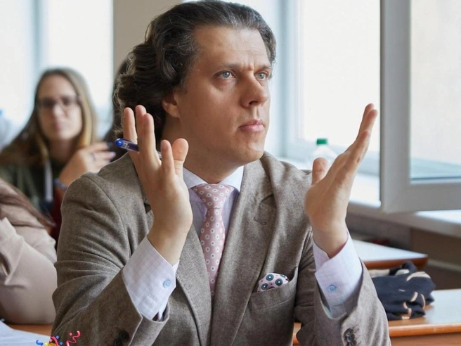 Дмитрий Коноплёв может запросто отличить текст, созданный нейросетями, от того, что студенты написали самостоятельно  | Источник: Дмитрий Коноплёв