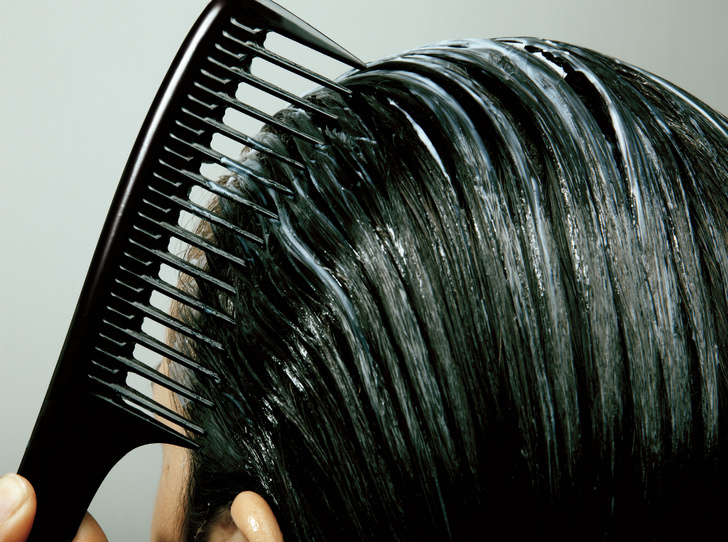 5 вещей, которые нельзя делать с мокрыми волосами