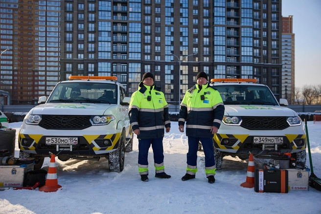 Сотрудники дорожного патруля носят специальную форму | Источник: ГКУ НСО ЦОДД