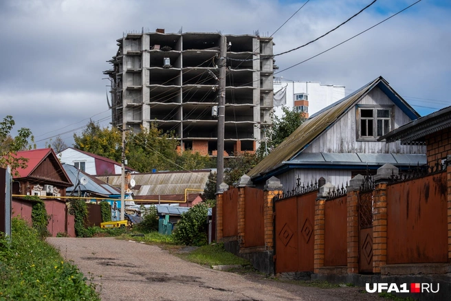 А это вид на дом № 35 по улице Дуванской | Источник: Булат Салихов / UFA1.RU