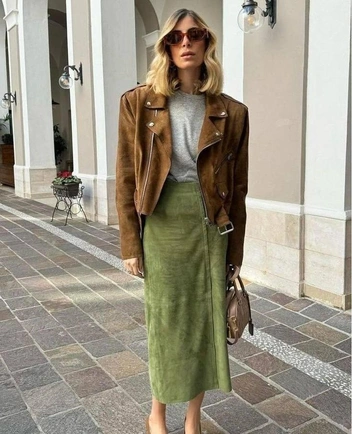 Актуальная в осеннем сезоне замша, попробуйте в цвете&nbsp;— точно не как у всех | Источник: ru.pinterest.com