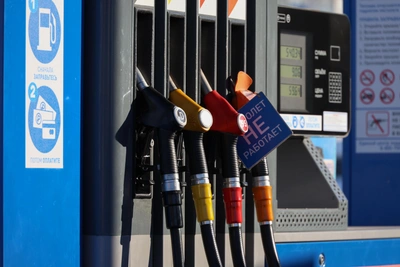 В Омске выросли цены на бензин, дизель и газ