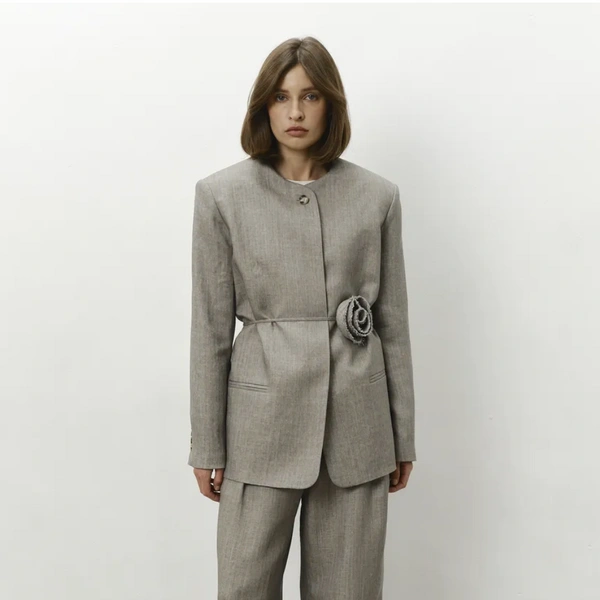 Стоимость льняного жакета&nbsp;— 13&nbsp;000 рублей | Источник: annemore / Wildberries.ru 