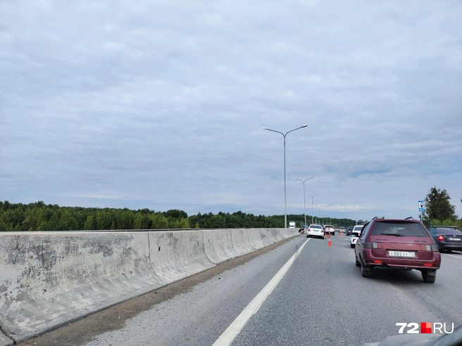 По словам автомобилиста, дорожный затор стартует от улицы Пермякова | Источник: читатель 72.RU