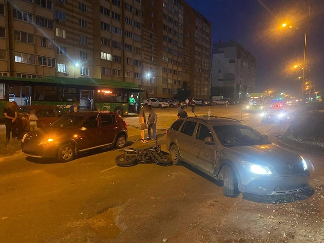 Из-за ДТП оказалось заблокировано движение автобусов | Источник: Госавтоинспекция Челябинска