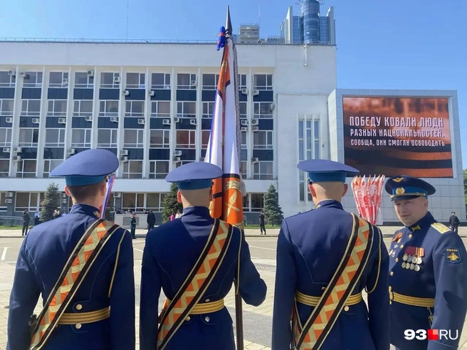 Пока не все солдаты готовы к фото | Источник: Екатерина Железнова / 93.RU
