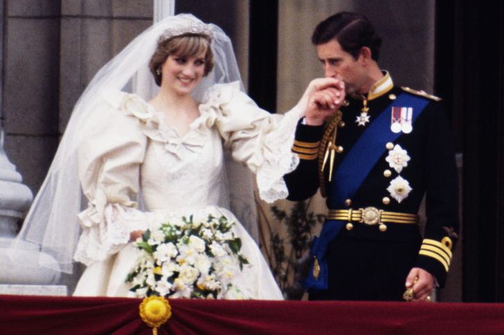 «Принц Чарльз сказал, что не любит Диану, в ночь перед их свадьбой»: откровения подруги принцессы