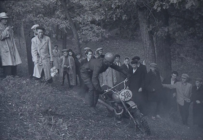 Судя по одежде зрителей, май в 1962 году был нежарким | Источник: фотофонд Самарского областного государственного архива социально-политической истории