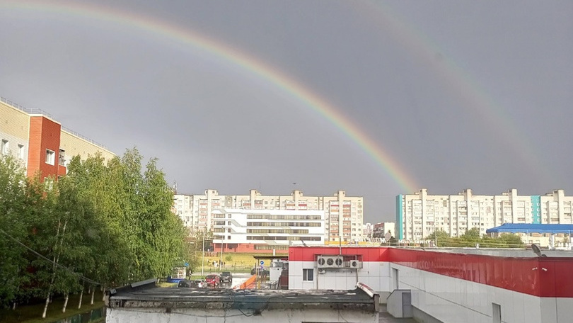 Жители Нижневартовска снова наблюдали северное сияние, а сургутяне видели двойную радугу