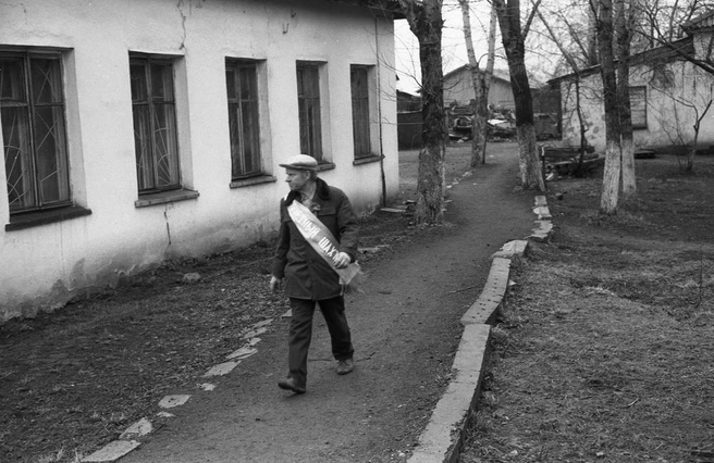 Один из атрибутов праздника&nbsp;— яркие ленты, которые получают отличившиеся работники и ветераны угольных предприятий. Зачастую им выделяют подарки и премии | Источник: russiainphoto.ru / Владимир Воробьев