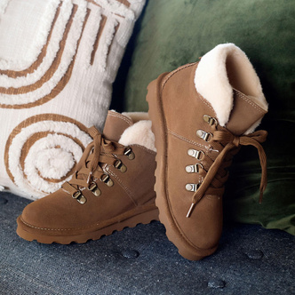 Ботинки на шнуровке и новый арт-объект: что поможет пережить зиму