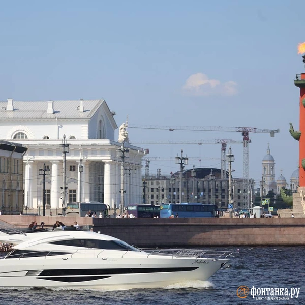 Вот к нам и вернулся 2007-й. Петербург отмечает День ВМФ без размаха последних лет  | Источник: Сергей Михайличенко / «Фонтанка.ру»
