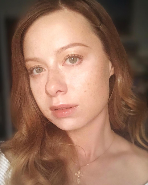31-летняя Савичева без макияжа выглядит как школьница