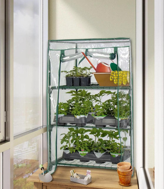 Свежесть лета: как оборудовать комнатную теплицу на балконе и вырастить урожай зелени (и не один)