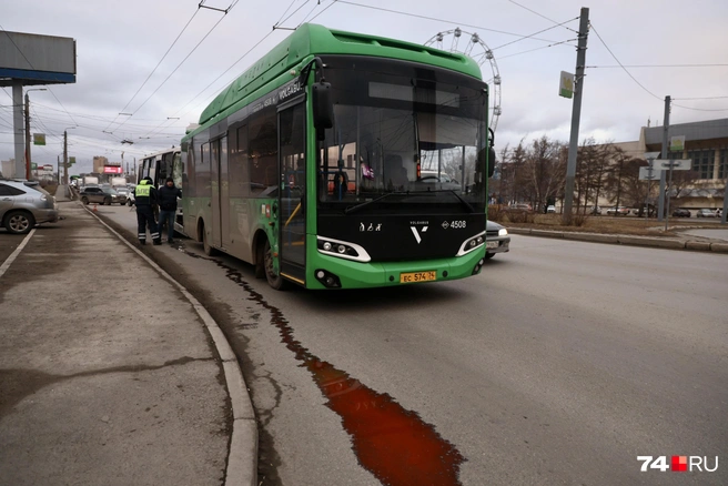 Автобусы ехали в сторону проспекта Ленина | Источник: Наталья Лапцевич