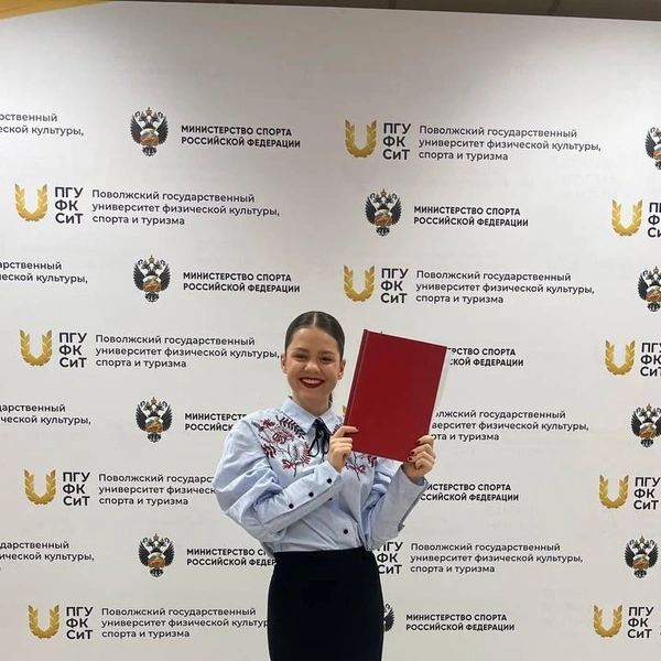 —&nbsp;Ещё в детстве решила стать тренером. В 2018-м поступила на бакалавриат в тогда ещё Поволжскую академию физической культуры, спорта и туризма в Казани. Окончила бакалавриат уже в Поволжском Университете в 2023 году | Источник: фото предоставлено героиней публикации