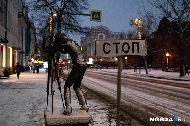 «Стоп» говорят красноярцы снегу, который летит прямо в лицо | Источник: Мария Ленц / NGS24.RU