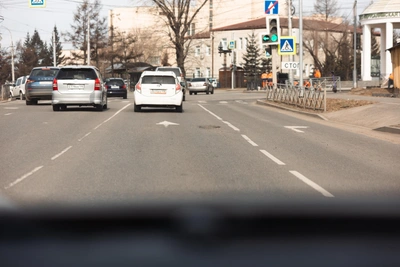 На отремонтированной улице в центре Иркутска образовались ямы