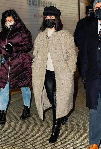 Люси Хейл в Нью-Йорке | marieclaire.ru