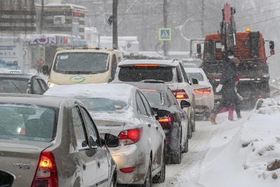Snowfall Causes 10-Point Traffic Jams in Nizhny Novgorod
