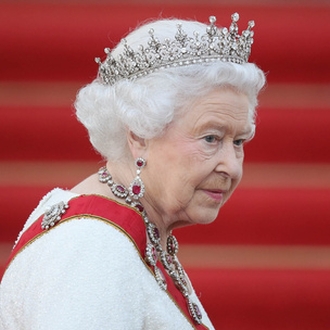 Стало известно, почему Елизавета II отказывается смотреть сериал «Корона»