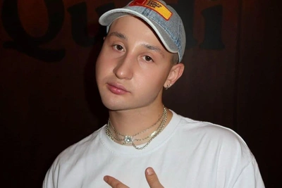 Nizhny Tagil Blogger Critiques Women's Heels and Underwear