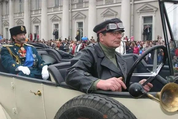 Депутаты и члены правительства облачились в карнавальные костюмы | Источник: Валентина Илюшина / «Фонтанка.ру»