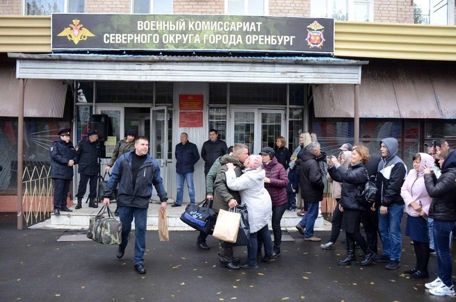 В Оренбурге из-за взяток осуждены бывшие военный комиссар и начальник отдела | Источник: мэрия Оренбурга