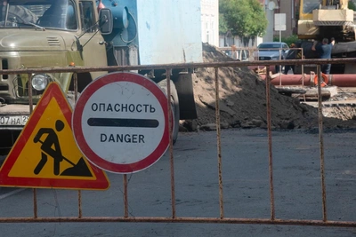 Из-за ремонта теплосети в Архангельске перекроют улицу и изменят маршруты