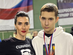 Сын Курбана Омарова — маме: «Женщина, еще одно такое фото, и вы в черный список полетите»
